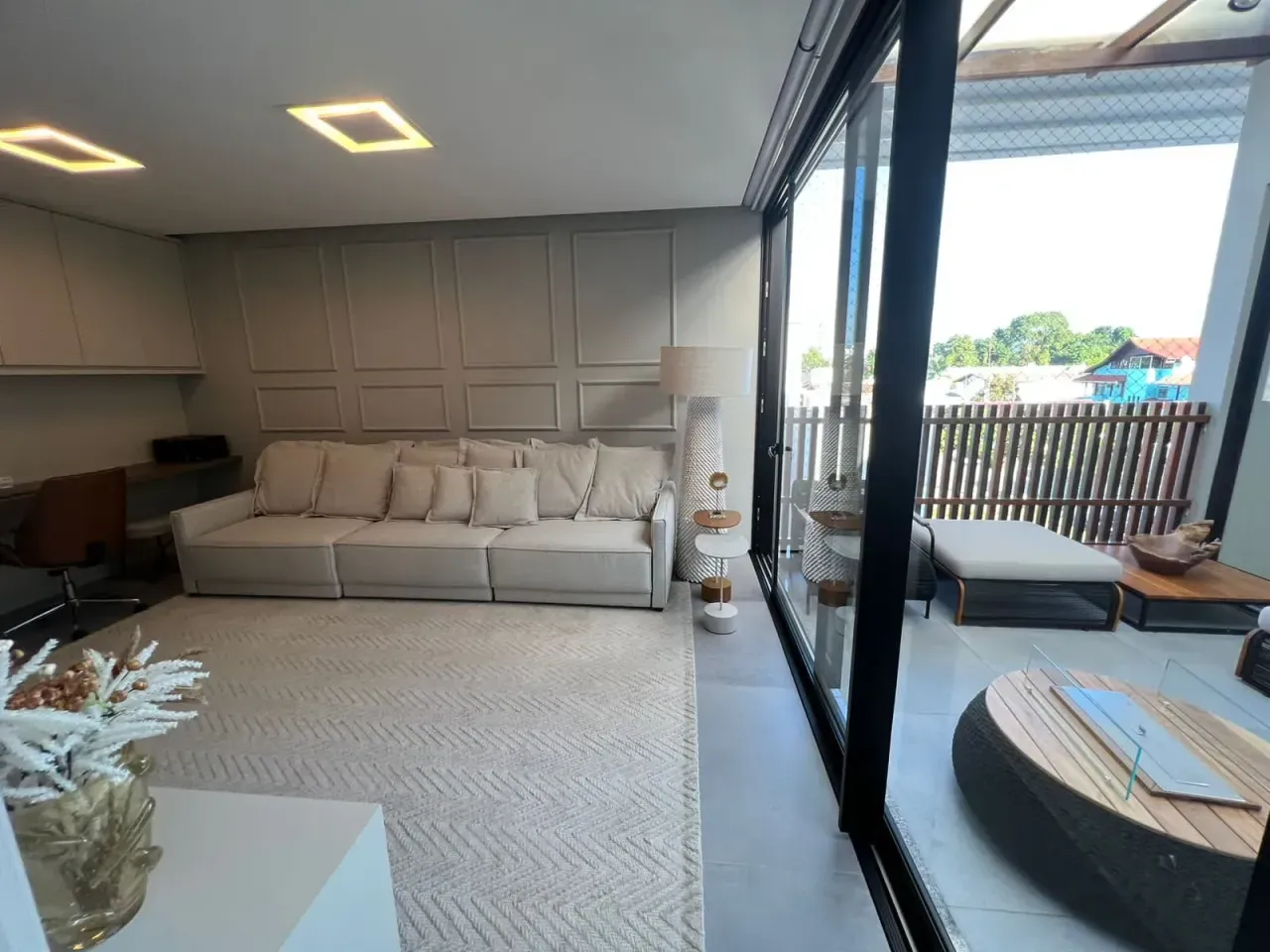 Casa finamente decorada e mobiliada em condomínio fechado com 4 suítes na Av. dos Estados — foto 12