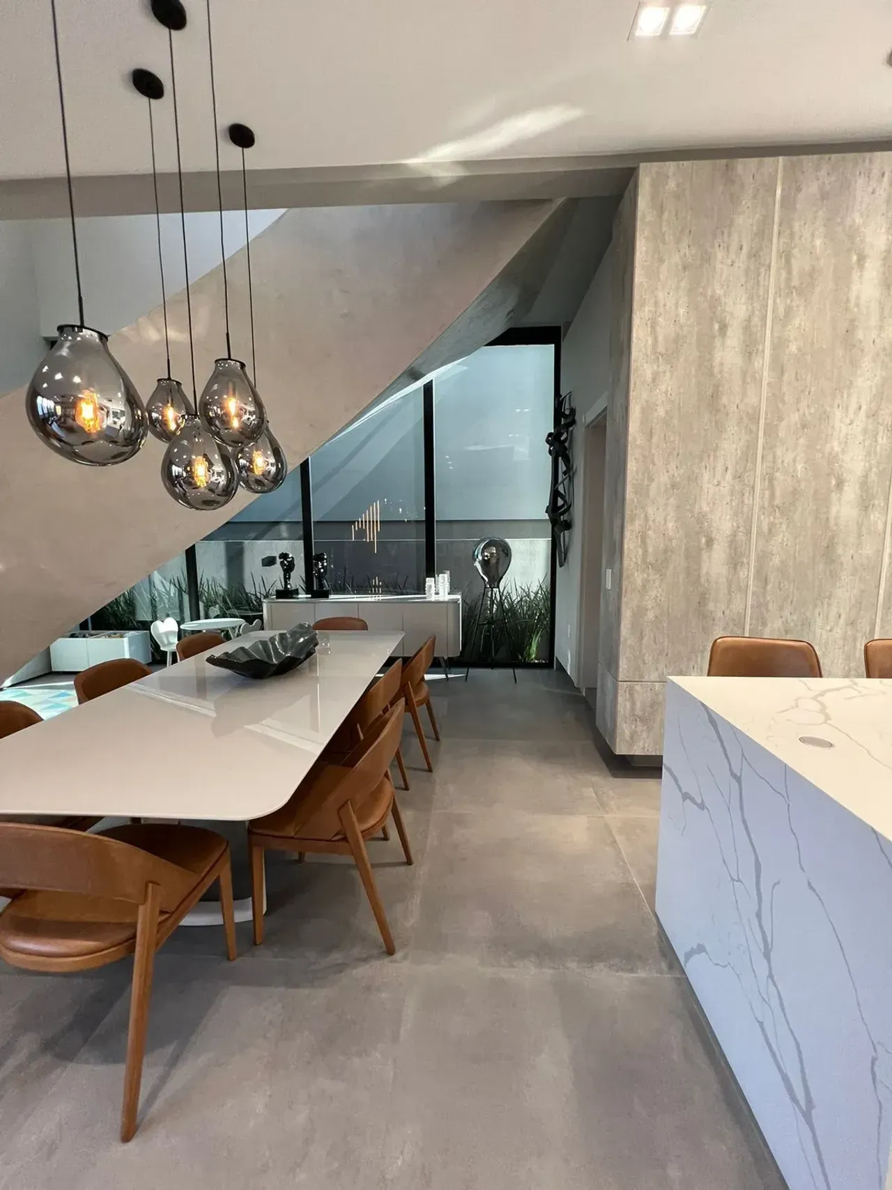 Casa finamente decorada e mobiliada em condomínio fechado com 4 suítes na Av. dos Estados — foto 29