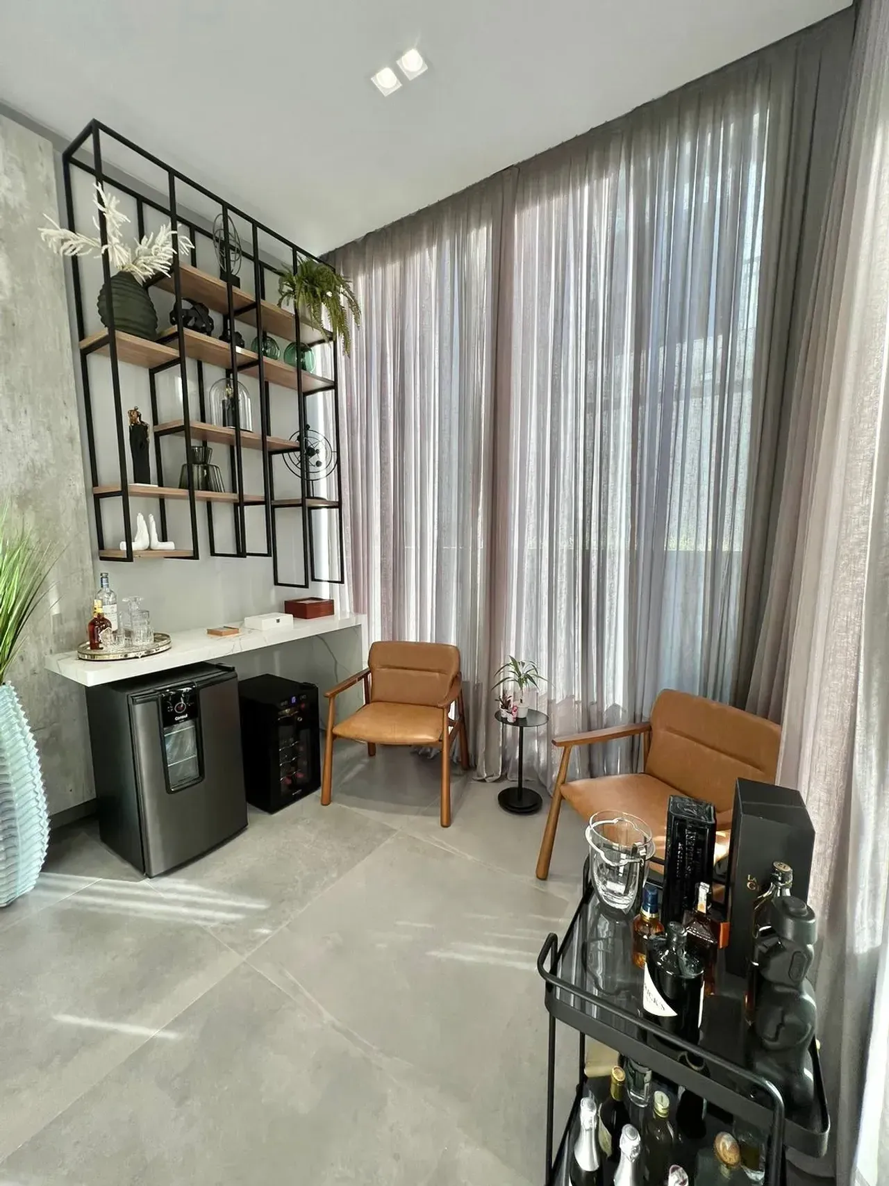 Casa finamente decorada e mobiliada em condomínio fechado com 4 suítes na Av. dos Estados — foto 25