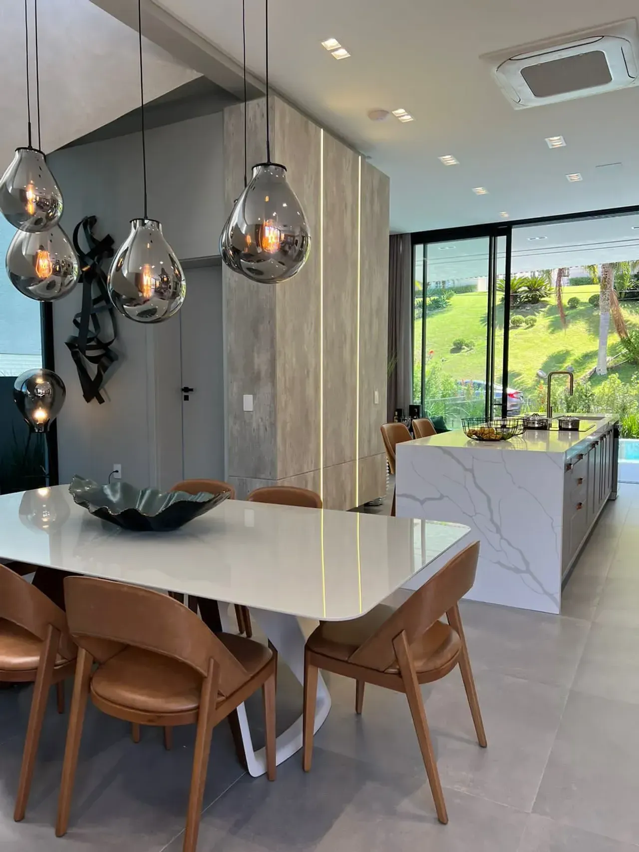 Casa finamente decorada e mobiliada em condomínio fechado com 4 suítes na Av. dos Estados — foto 16