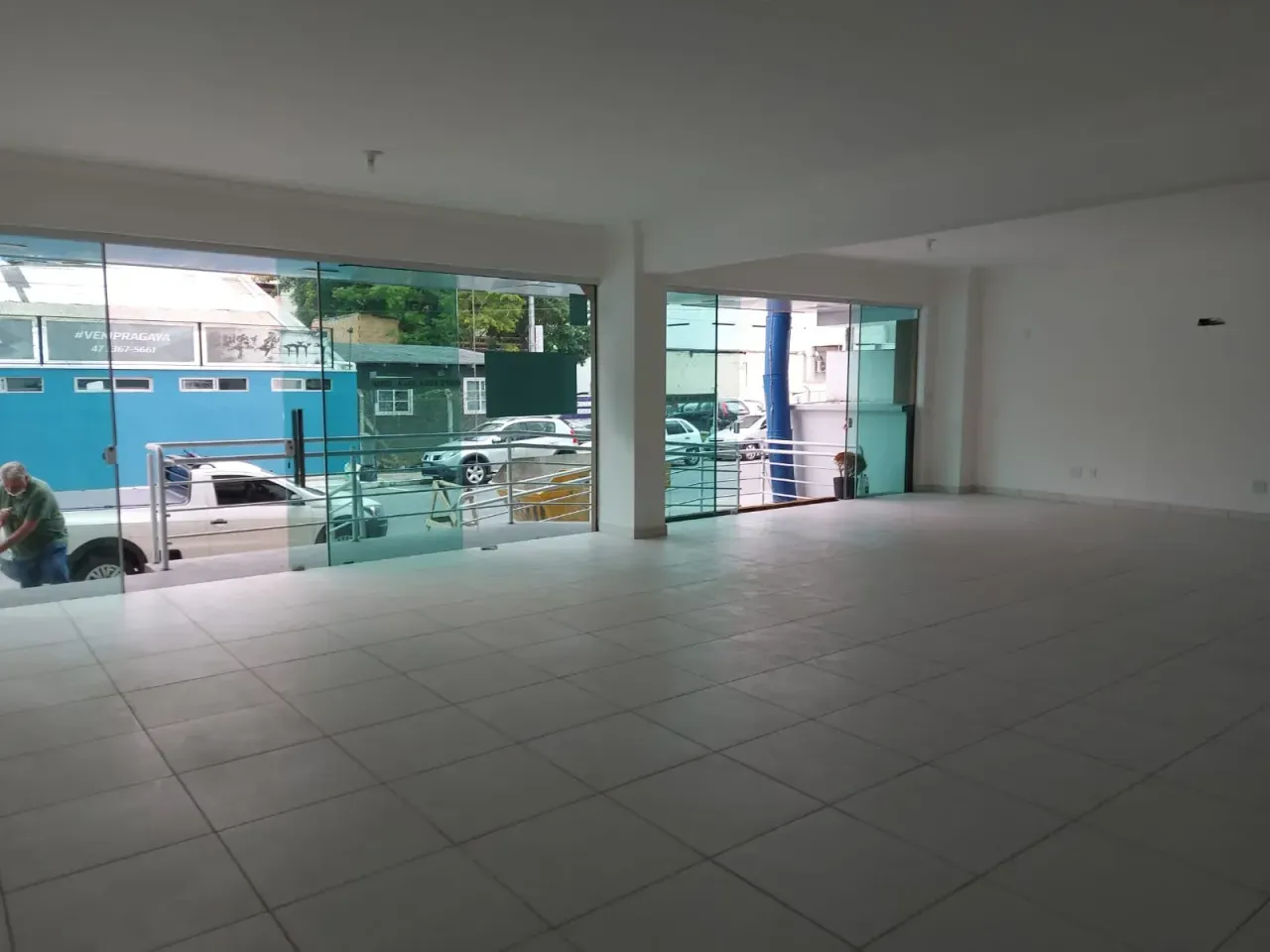 Sala comercial locada no Bairro Pioneiros em Balneário Camboriú