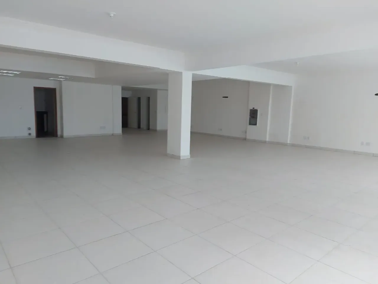 Sala comercial locada no Bairro Pioneiros em Balneário Camboriú — foto 3