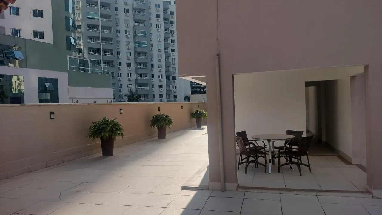 Apartamento com 2 dormitórios sendo 1 suíte e 1 vaga de garagem no Centro de Balneário Camboriú — foto 6