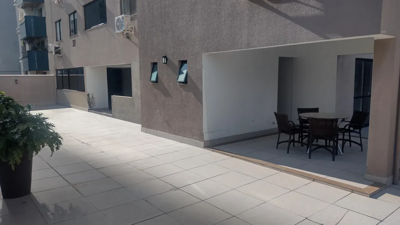 Apartamento com 2 dormitórios sendo 1 suíte e 1 vaga de garagem no Centro de Balneário Camboriú — foto 8