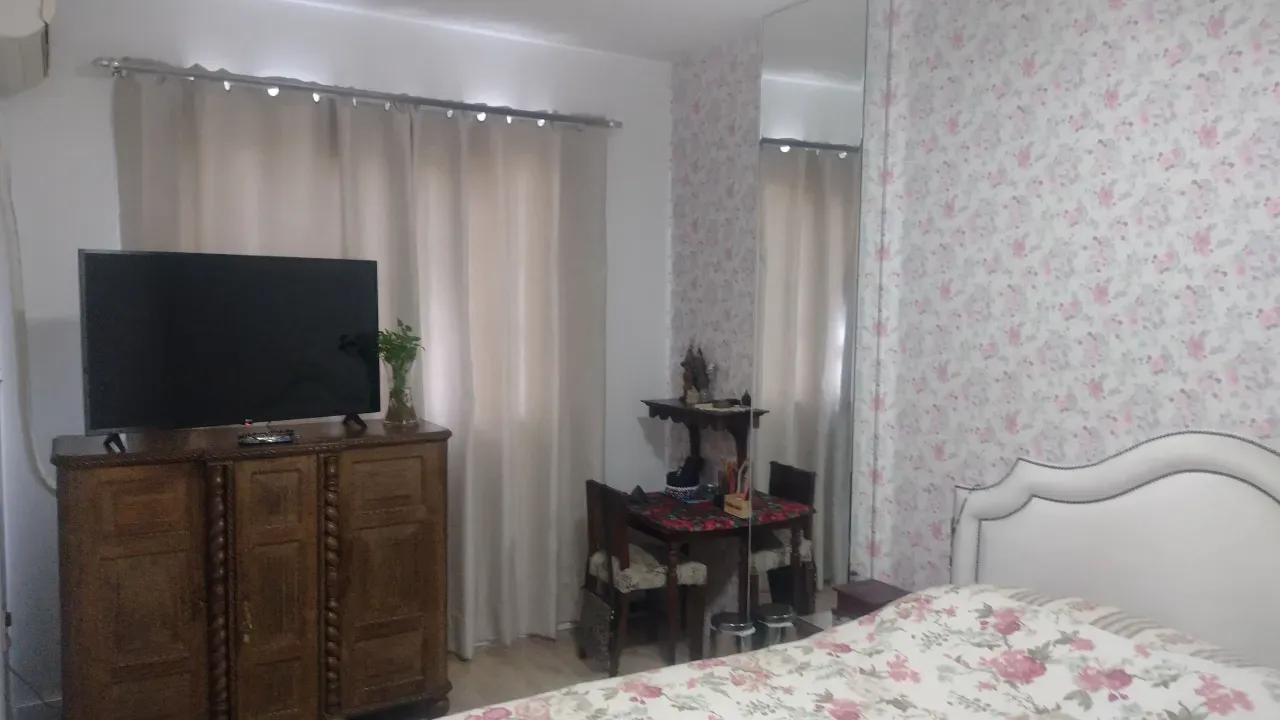 Apartamento com 2 dormitórios sendo 1 suíte e 1 vaga de garagem no Centro de Balneário Camboriú — foto 2