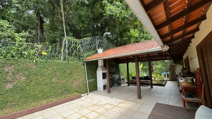 Casa com 2 lotes, 4 suítes e 2 vagas de garagem em condomínio Ariribá – Balneário Camboriú / SC — foto 3