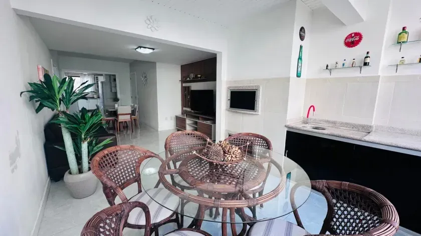 Apartamento com 3 dormitórios sendo 1 suíte, 1 vaga na garagem e ampla sacada com churrasqueira — foto 4
