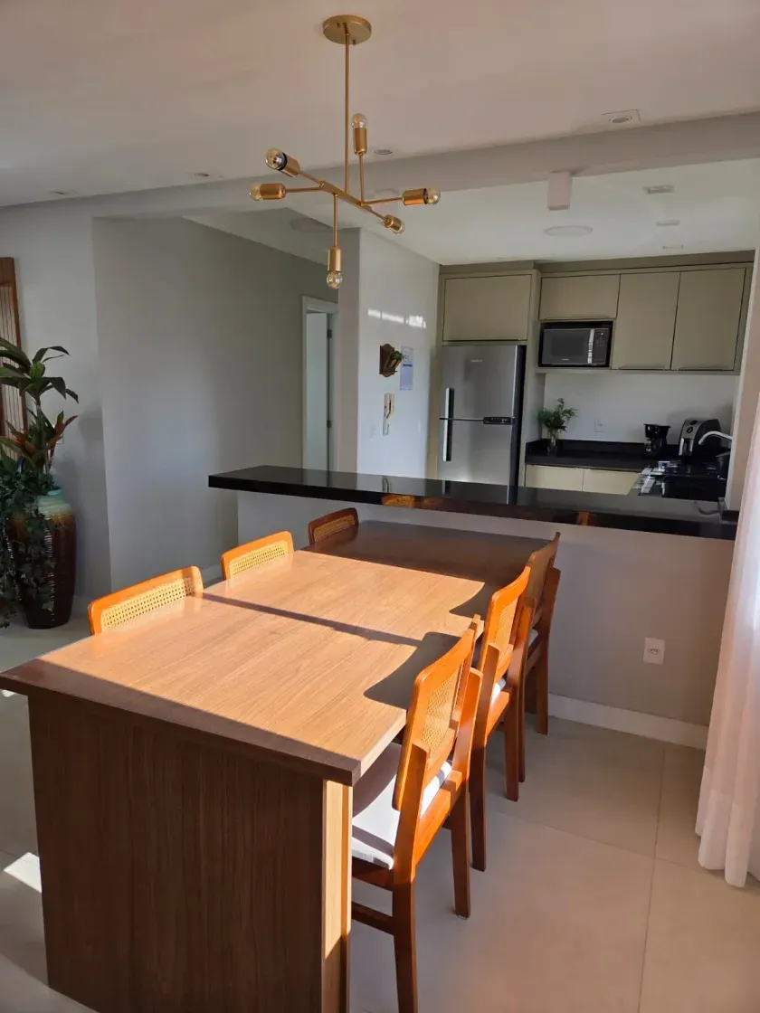Apartamento mobiliado com 3 dormitórios sendo 1 suíte e 1 vaga de garagem em Balneário Camboriú — foto 3