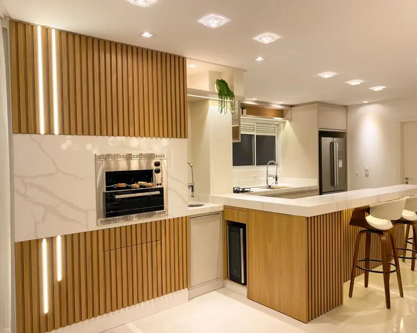 Apartamento mobiliado com 3 suítes e 3 vagas de garagem no Centro de Balneário Camboriú — foto 7
