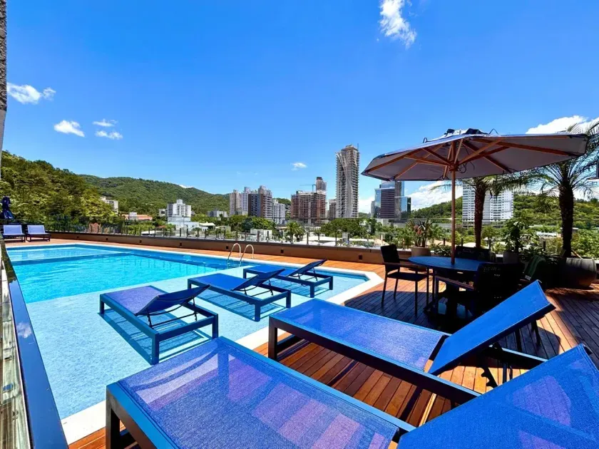 Apartamento com 2 dormitórios sendo 1 suíte e 1 vaga na Praia dos Amores em Balneário Camboriú — foto 17