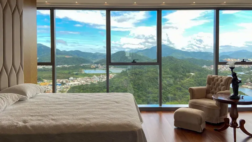 Apartamento mobiliado frente mar com 3 suítes e 4 vagas de garagem em Balneário Camboriú — foto 12