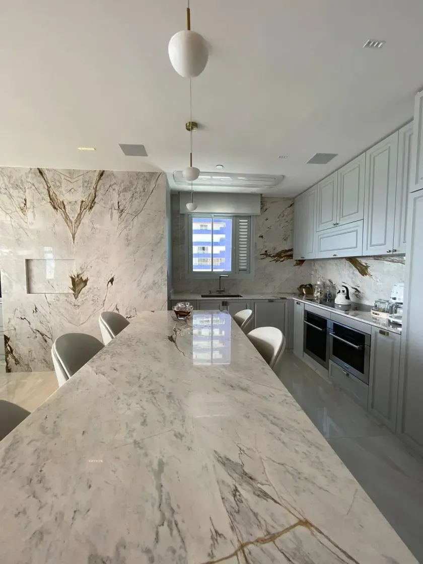 Apartamento frente mar mobiliado com 5 suítes e 4 vagas na Barra Sul em Balneário Camboriú — foto 4