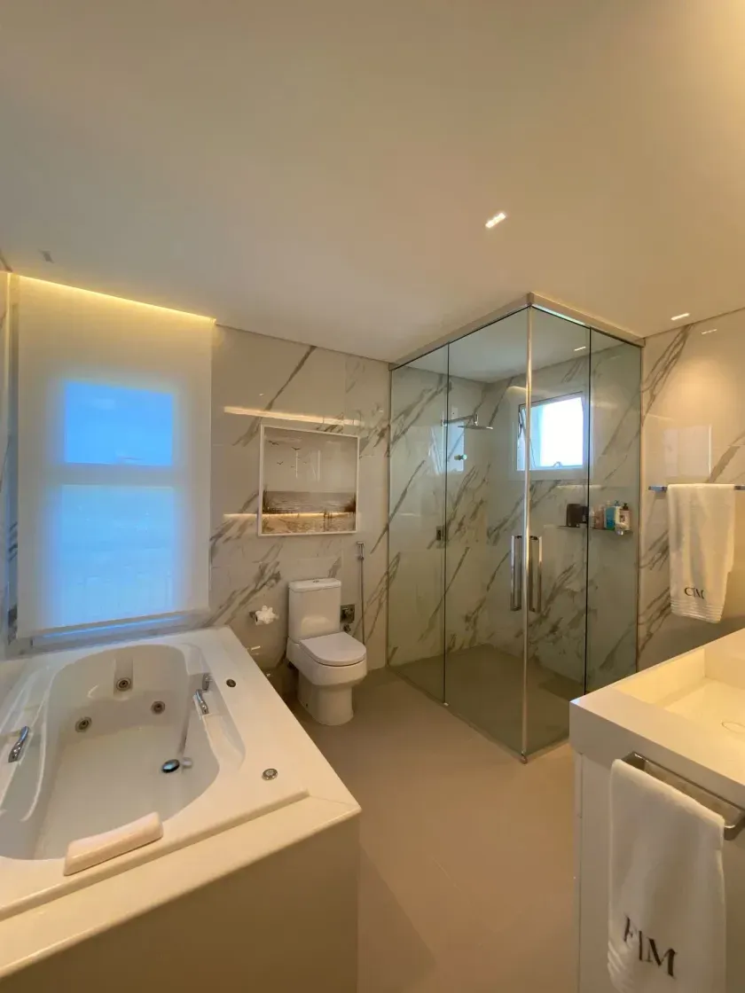 Apartamento frente mar mobiliado com 5 suítes e 4 vagas na Barra Sul em Balneário Camboriú — foto 16
