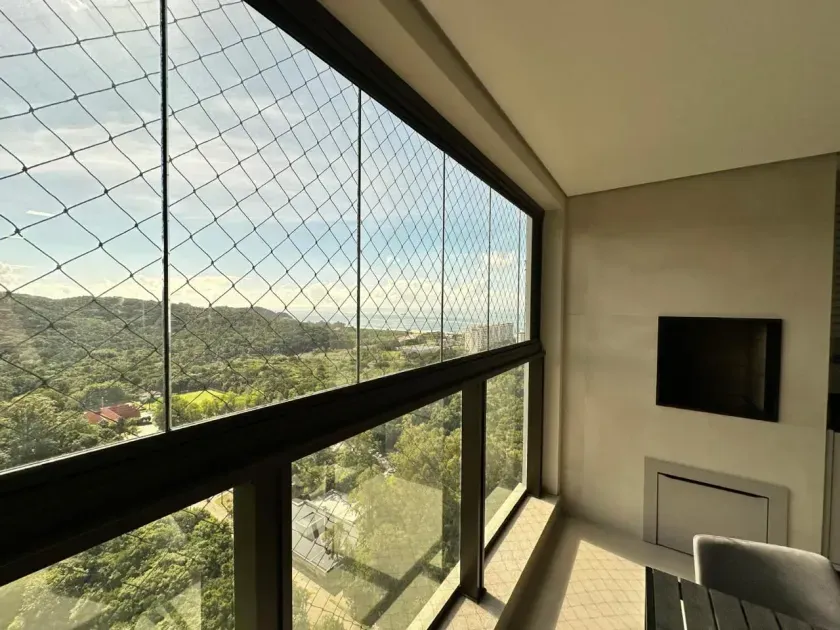 Apartamento mobiliado com 3 dormitórios sendo 1 suíte e 2 vagas de garagem na Praia Brava - Itajaí — foto 3