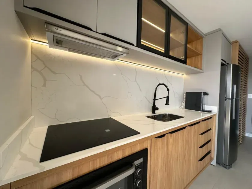 Apartamento mobiliado com 3 dormitórios sendo 1 suíte e 2 vagas de garagem na Praia Brava - Itajaí — foto 5