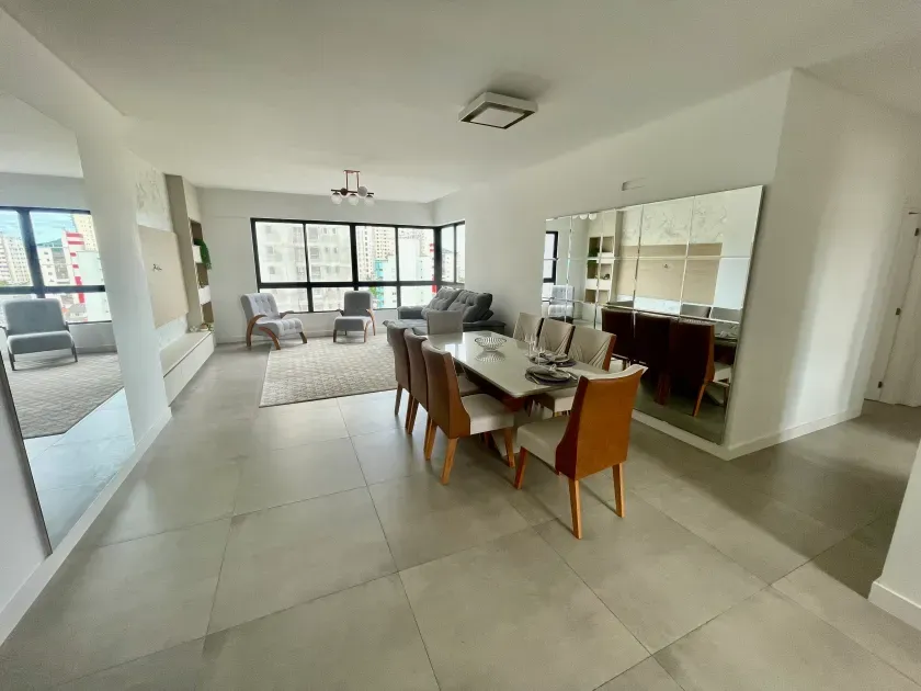 Apartamento com 3 Suítes sendo 1 master e 2 vagas de garagem no Centro – Balneário Camboriú/SC — foto 3