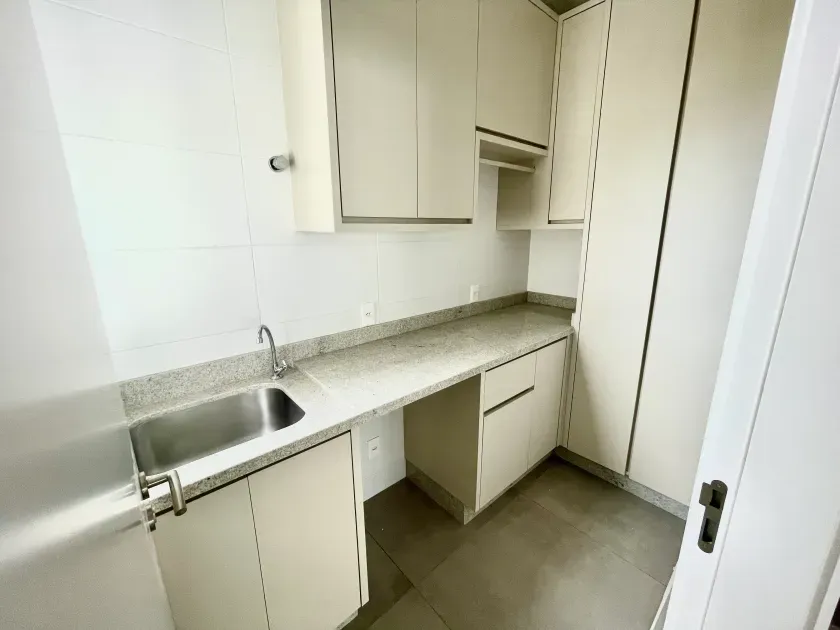 Apartamento com 3 Suítes sendo 1 master e 2 vagas de garagem no Centro – Balneário Camboriú/SC — foto 16