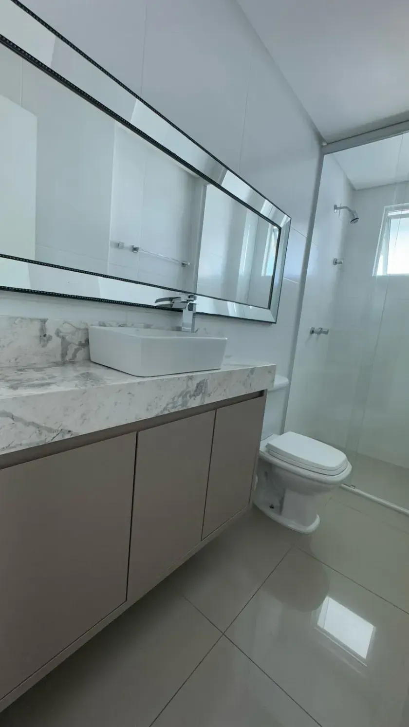 Apartamento com 3 dormitórios sendo 1 suíte quadra mar em Balneário Camboriú — foto 4