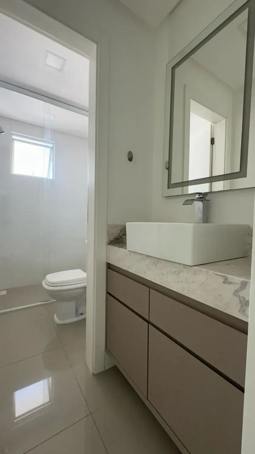 Apartamento com 3 dormitórios sendo 1 suíte quadra mar em Balneário Camboriú — foto 5