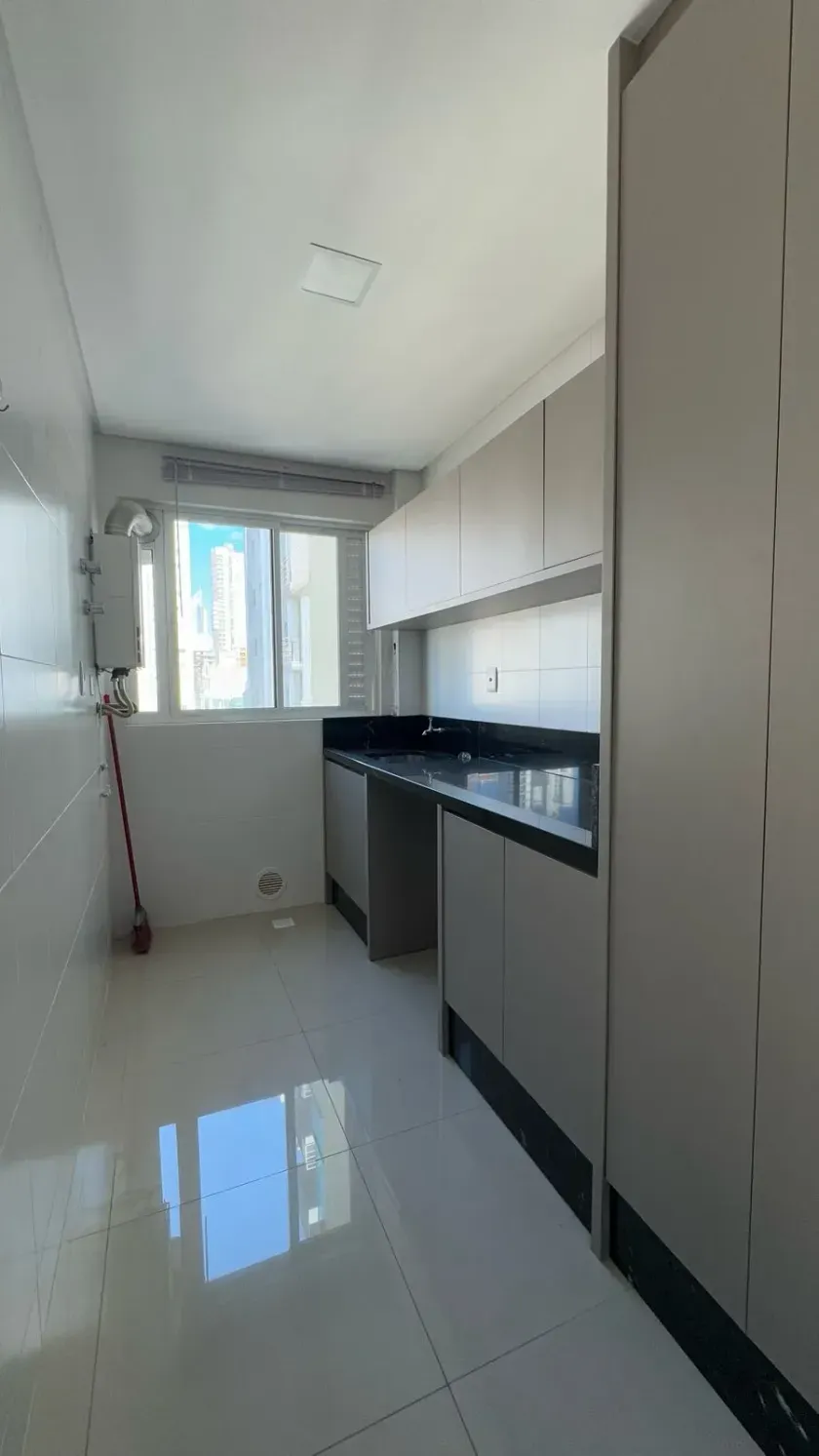 Apartamento com 3 dormitórios sendo 1 suíte quadra mar em Balneário Camboriú — foto 7