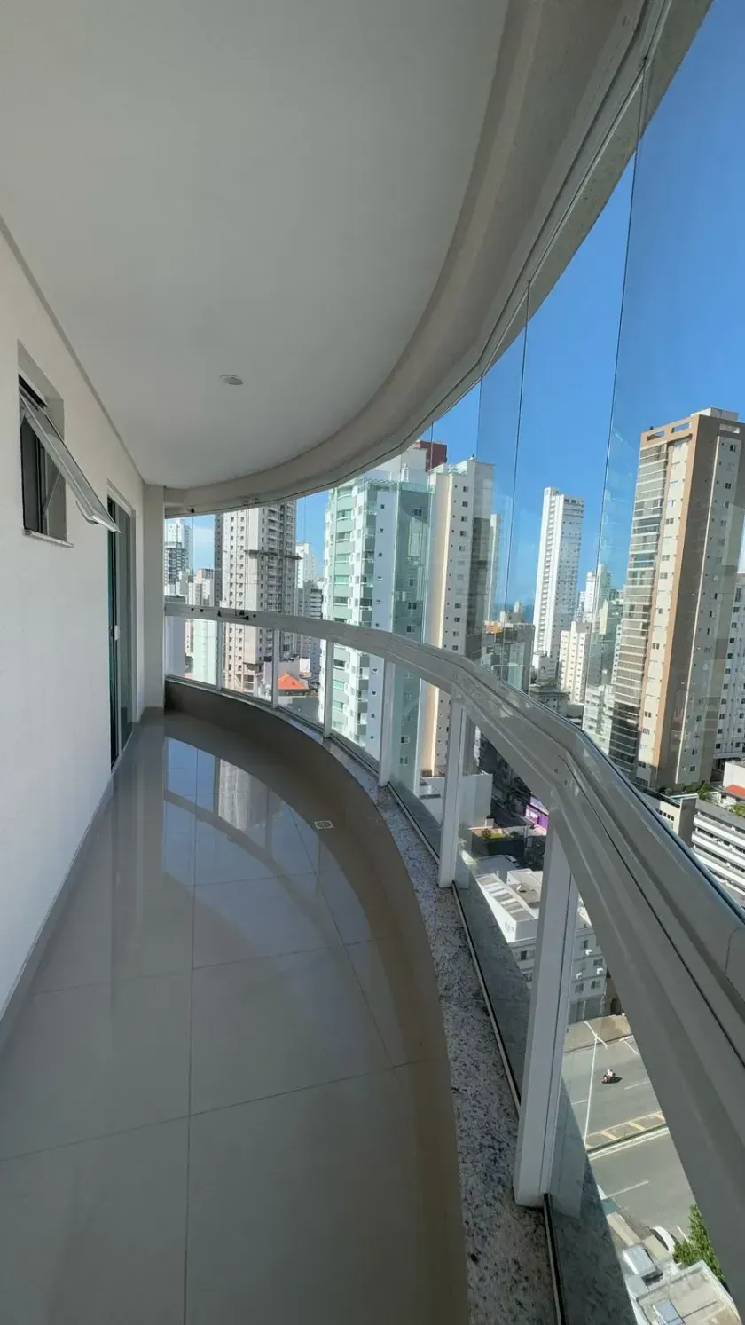 Apartamento com 3 dormitórios sendo 1 suíte quadra mar em Balneário Camboriú — foto 9