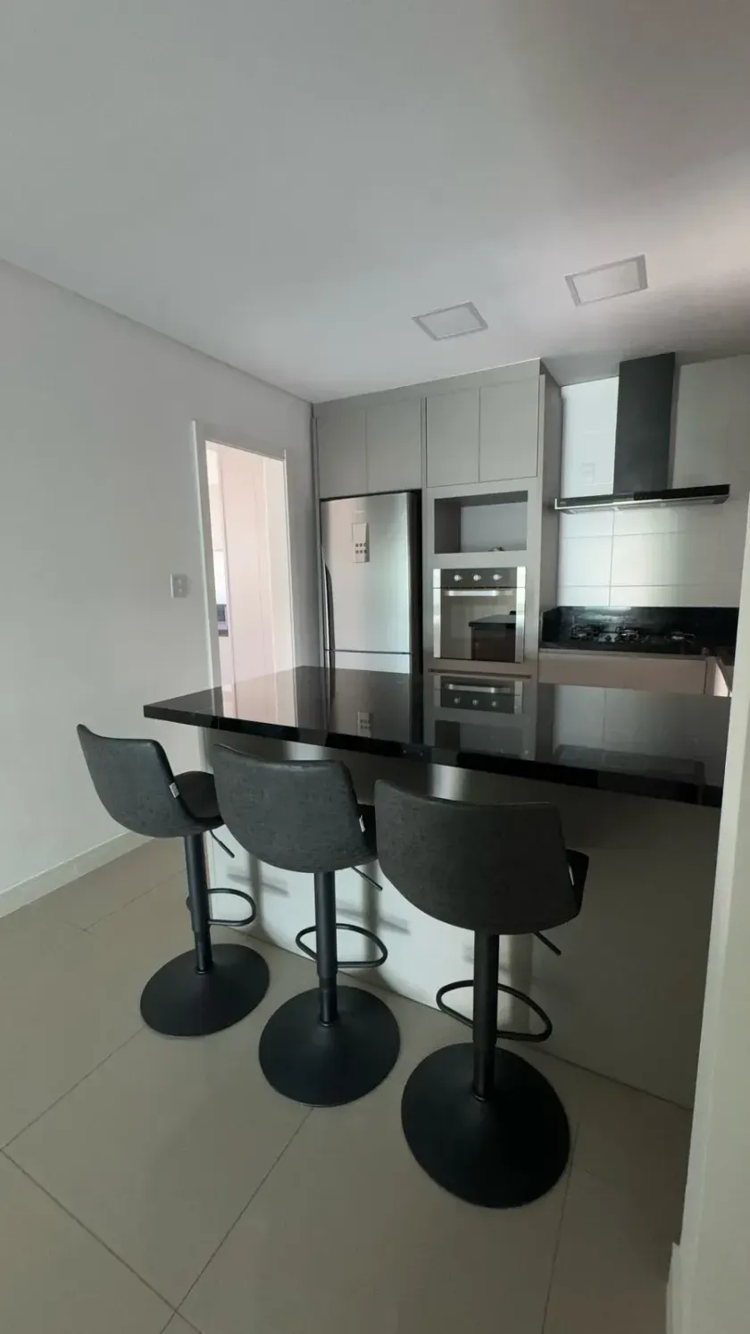 Apartamento com 3 dormitórios sendo 1 suíte quadra mar em Balneário Camboriú — foto 10