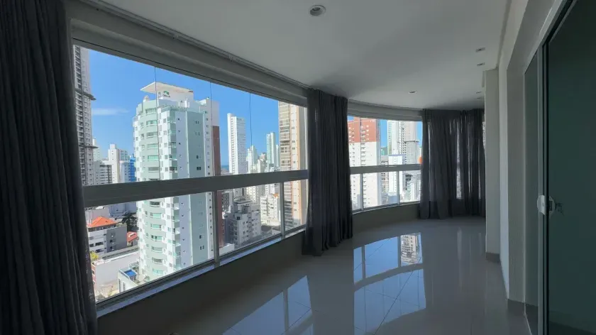 Apartamento com 3 dormitórios sendo 1 suíte quadra mar em Balneário Camboriú — foto 8