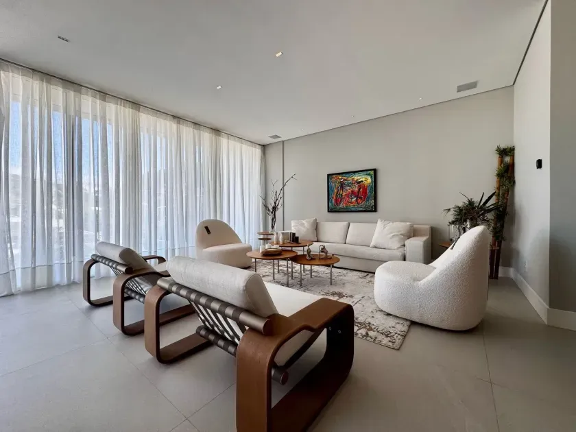 Apartamento com 4 suítes e 3 vagas de garagem na Praia Brava - Itajaí — foto 3