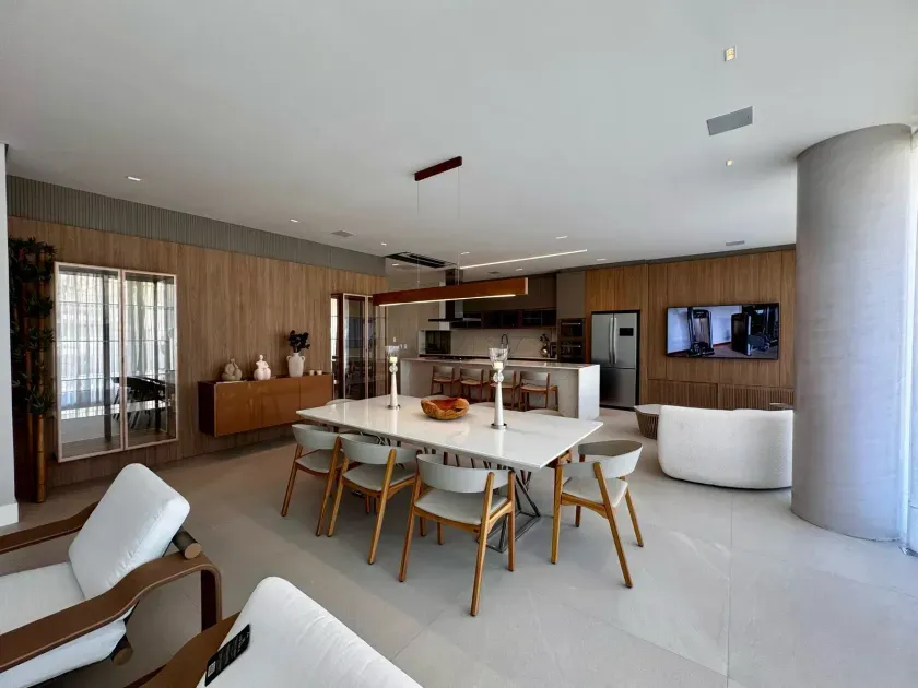 Apartamento com 4 suítes e 3 vagas de garagem na Praia Brava - Itajaí — foto 2