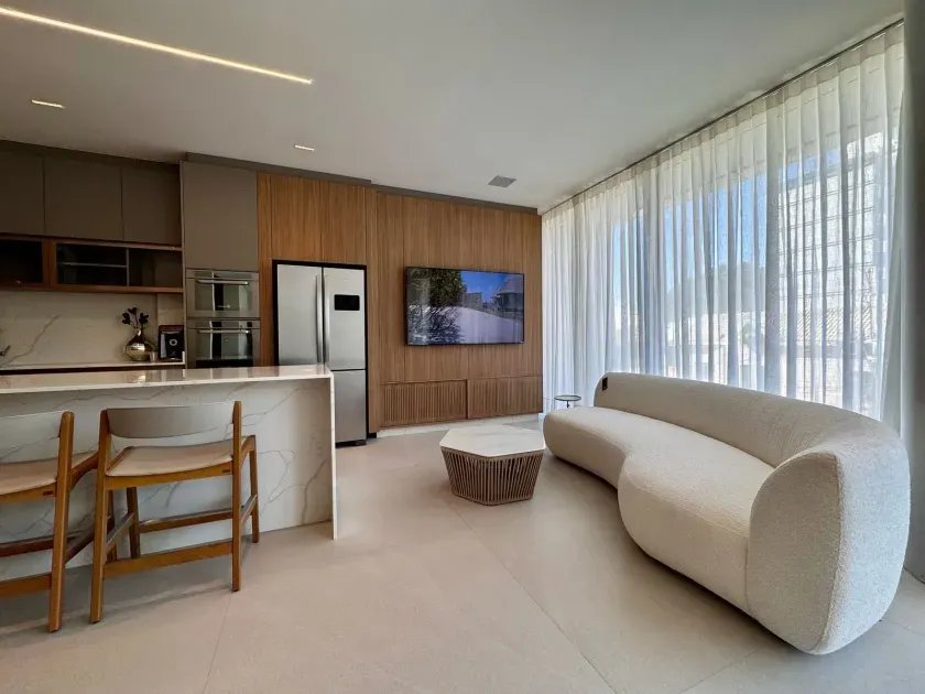 Apartamento com 4 suítes e 3 vagas de garagem na Praia Brava - Itajaí — foto 4