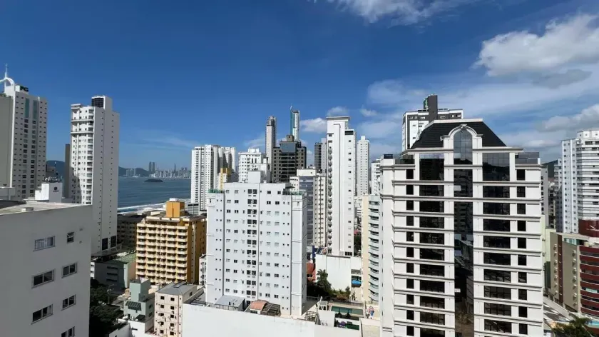 Apartamento com 3 suítes e 2 vagas de garagem Bairro Pioneiros em Balneário Camboriú/SC — foto 20
