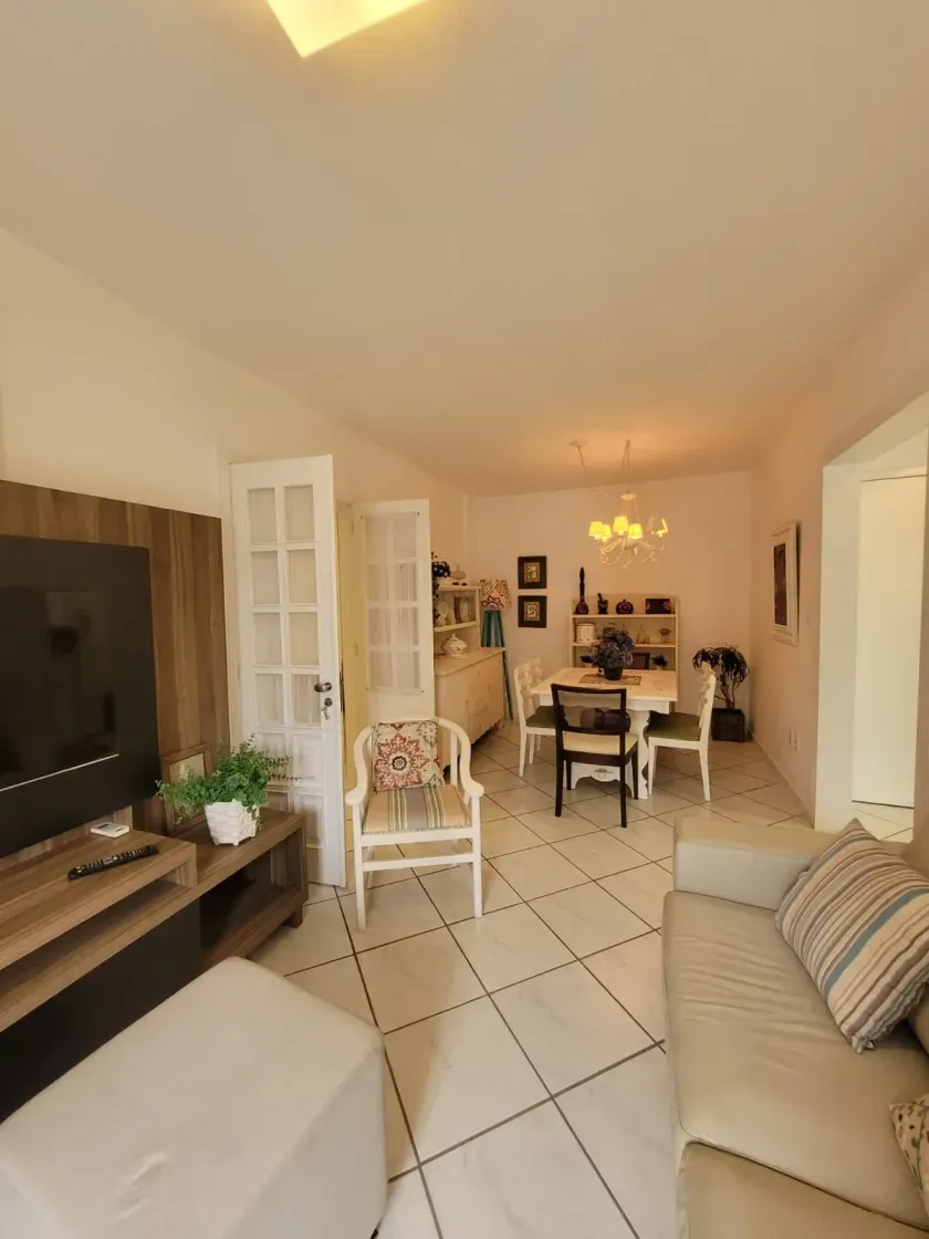 Apartamento quadra mar mobiliado com 2 dormitórios sendo 1 suíte e 1 vaga em Balneário Camboriú — foto 2