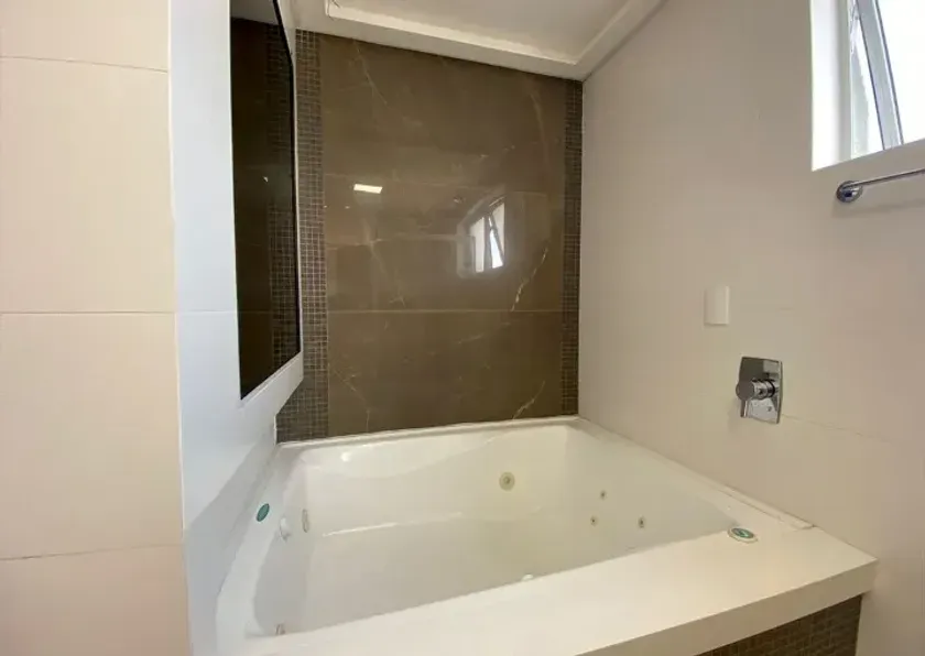 Apartamento mobiliado com 3 suítes e 3 vagas de garagem na Barra Norte em Balneário Camboriú — foto 7