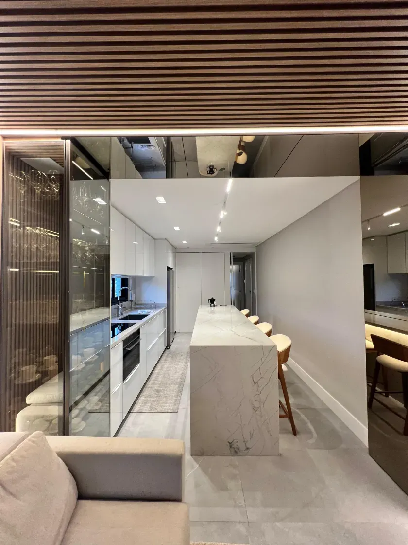 Apartamento com 2 suítes e 2 vagas de garagem na Praia Brava - Itajaí — foto 2