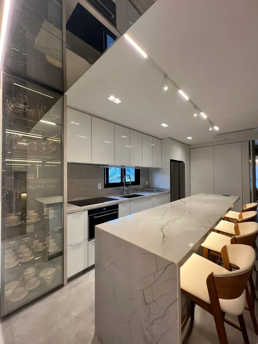 Apartamento com 2 suítes e 2 vagas de garagem na Praia Brava - Itajaí — foto 4