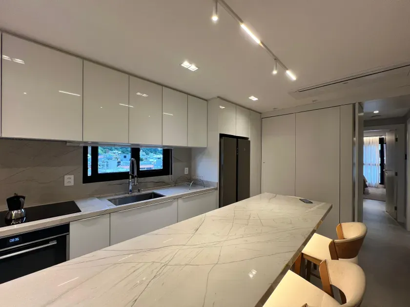 Apartamento com 2 suítes e 2 vagas de garagem na Praia Brava - Itajaí — foto 3