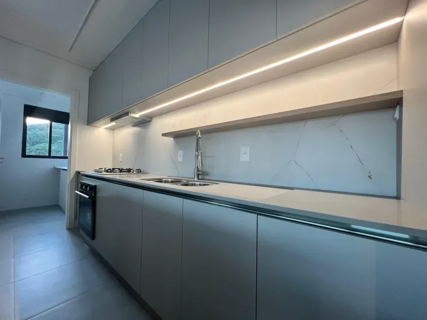 Apartamento com 3 suítes e 2 vagas de garagem na Praia Brava - Itajaí — foto 7
