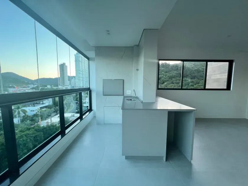 Apartamento com 3 suítes e 2 vagas de garagem na Praia Brava - Itajaí — foto 8