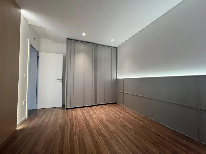 Apartamento com 3 suítes e 2 vagas de garagem na Praia Brava - Itajaí — foto 18