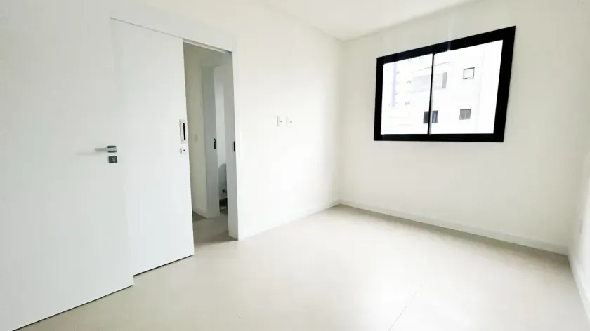 Apartamento com 3 dormitórios sendo 1 suíte e 2 vagas de garagem no Centro de Balneário Camboriú — foto 6