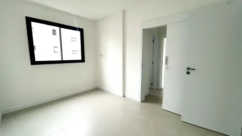 Apartamento com 3 dormitórios sendo 1 suíte e 2 vagas de garagem no Centro de Balneário Camboriú — foto 8