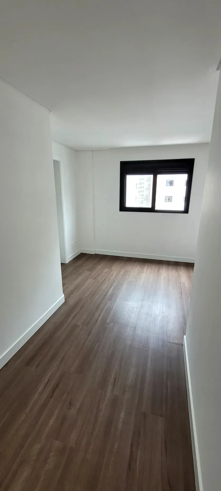 Apartamento com 3 suítes e 2 vagas de garagem - Centro - Balneário Camboriú — foto 9