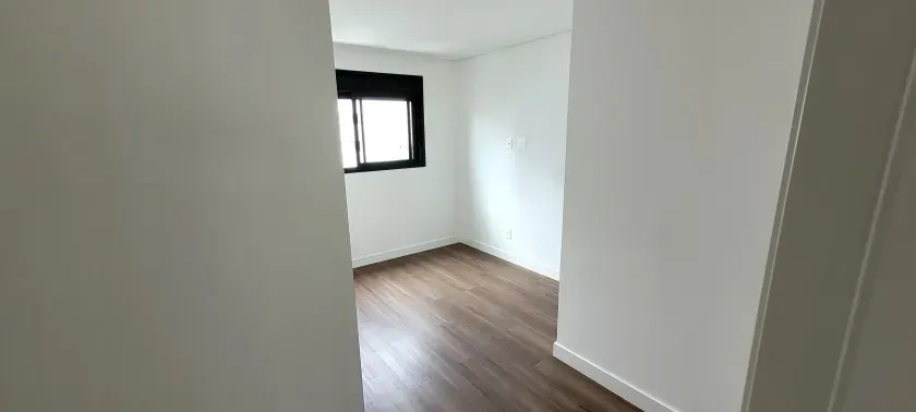 Apartamento com 3 suítes e 2 vagas de garagem - Centro - Balneário Camboriú — foto 8