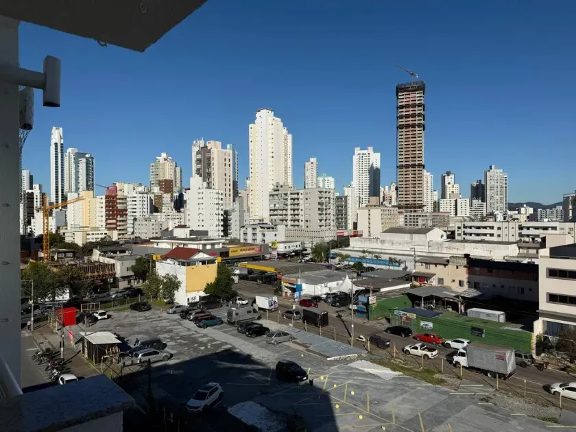 Apartamento mobiliado com 2 dormitórios sendo 1 suíte e 1 vaga de garagem em Balneário Camboriú — foto 21