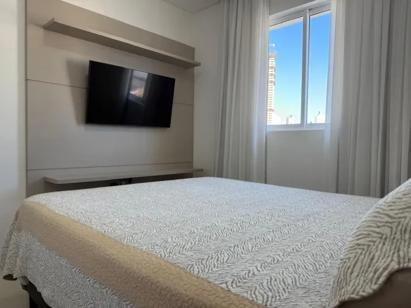 Apartamento mobiliado com 2 dormitórios sendo 1 suíte e 1 vaga de garagem em Balneário Camboriú — foto 9