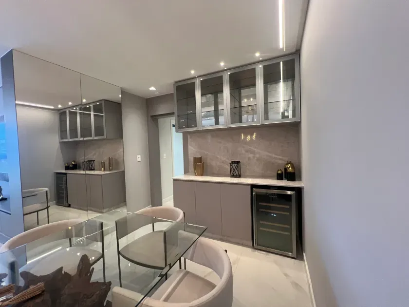 Apartamento mobiliado com 2 suítes e 2 vagas de garagem na Praia Brava em Itajaí — foto 7