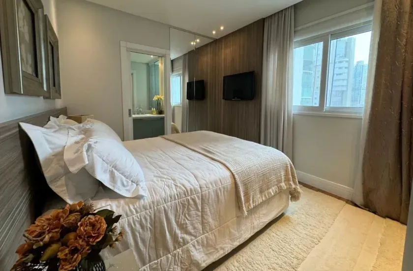 Apartamento mobiliado com 4 suítes e 4 vagas de garagem na Av. Atlântica em Balneário Camboriú — foto 20