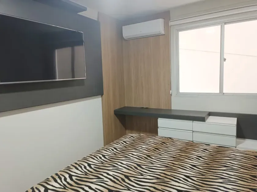 Apartamento quadra mar com 2 dormitórios no centro de Balneário Camboriú — foto 9