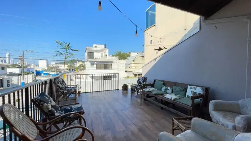 Sobrado com 2 dormitórios e 1 vaga de garagem com terraço e churrasqueira em Balneário Camboriú — foto 17