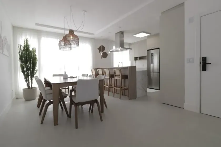 Apartamento com 4 suítes e 3 vagas de garagem no Centro de Balneário Camboriú/SC — foto 3